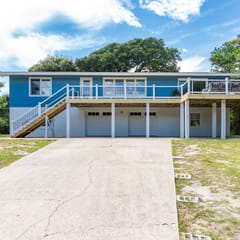 Salt & Serenity | Sleeps 14·Game Room·Walk to Beach