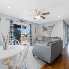 Turtle Cove | Central MHC· Deck· Pet Friendly· 3BR