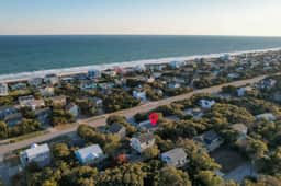 On The Rocks| 5BR· Walk to Beach· Decks· Sleeps 12 - Image 4