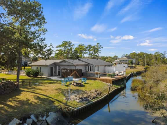 River Bend Retreat - Image 4
