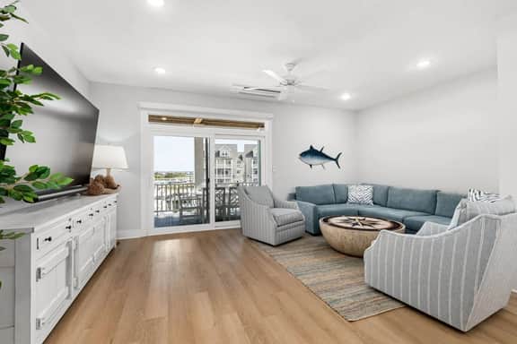 The Harbour Club|Pool·Beach Access·Elevator·4story - Image 3
