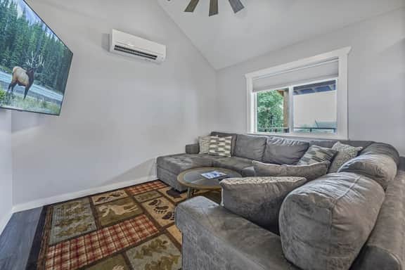 The Wilders View | Downtown Seward · Deck Views · Sleeps 7 - Image 4